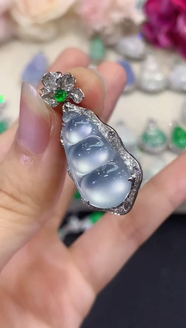 吊坠(不含链)18K金镶嵌翡翠B299