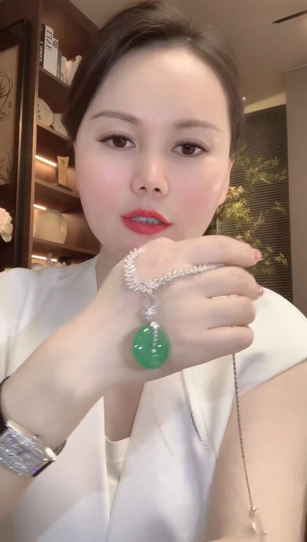 吊坠(不含链)18K金镶嵌翡翠A35