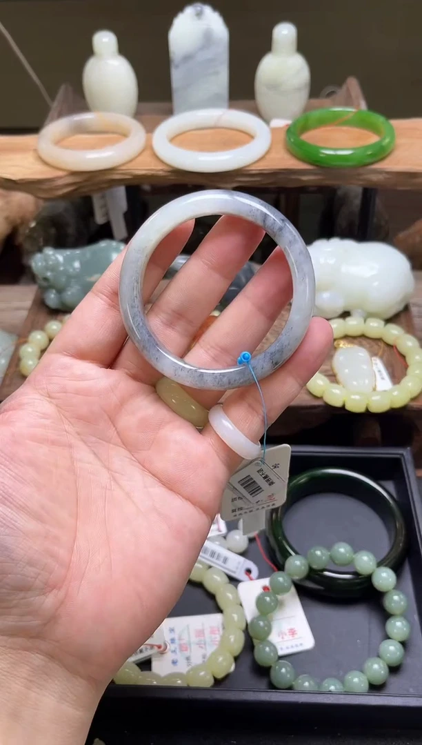 和田玉手镯未镶嵌且末青花 53+圈 9009019