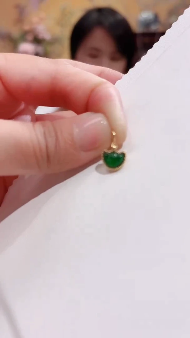 吊坠(不含链)18K金镶嵌翡翠天然翡翠冰种如意锁（万能卡扣）