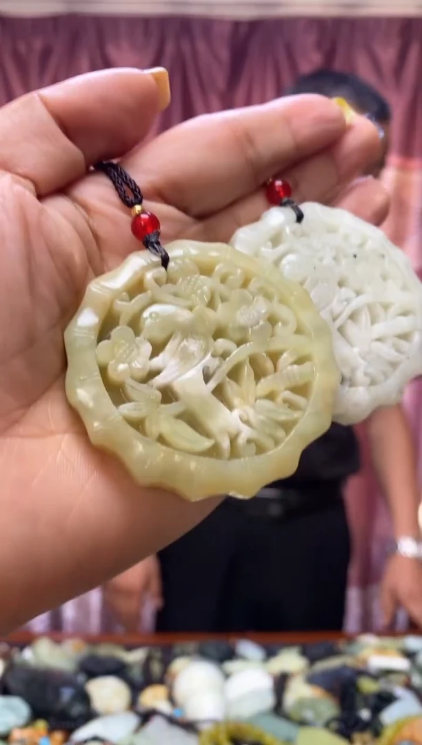 未镶嵌岫玉吊坠多样性发其中之一  挂坠