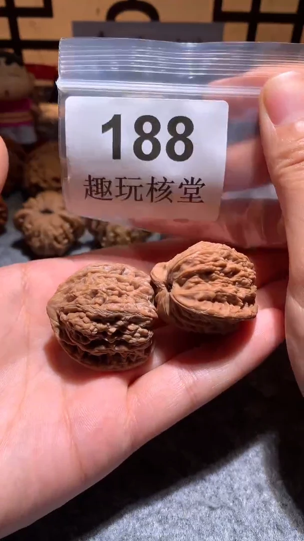 把件文玩核桃【趣玩核堂】 188号，34左右崔凯公子帽