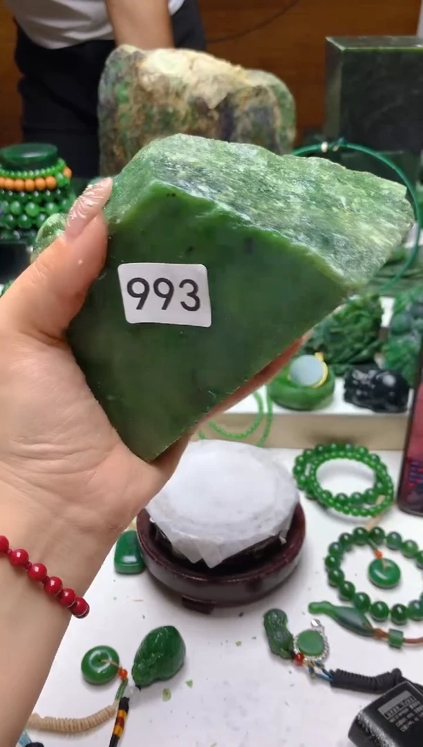 未镶嵌和田玉（碧玉）珠宝半成品1