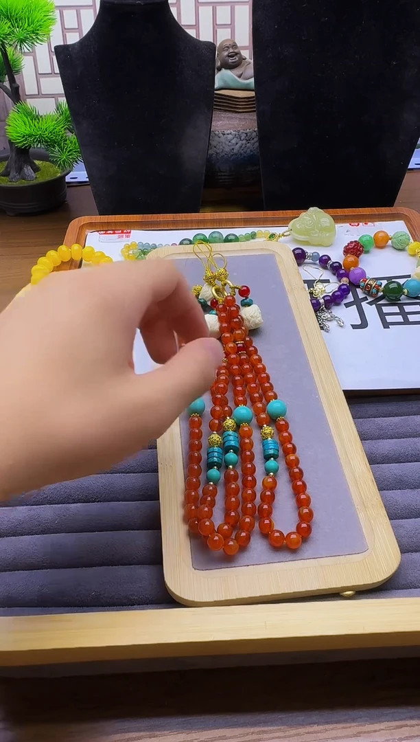 14K金镶嵌颈饰蜜蜡QY04