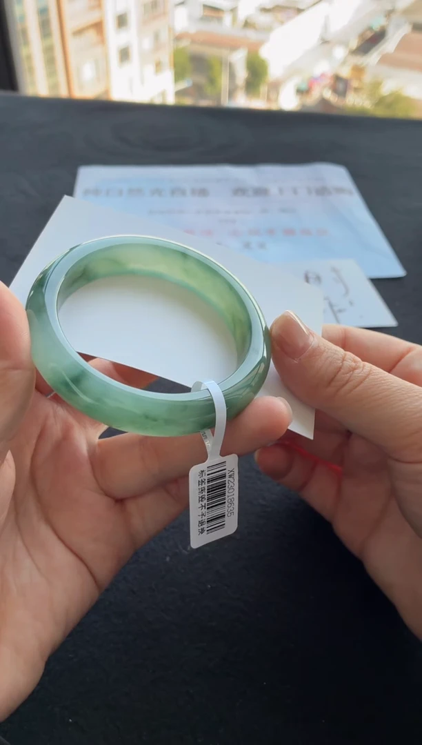 未镶嵌手镯翡翠买断价XW23018635