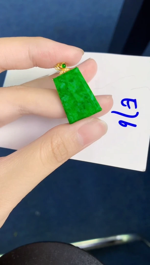 翡翠18K金镶嵌颈饰天然翡翠緬甸A貨