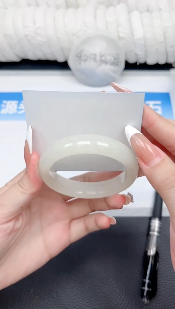 和田玉手镯未镶嵌156-青白53.6