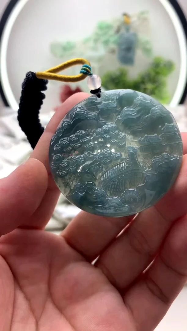 翡翠未镶嵌颈饰山水2