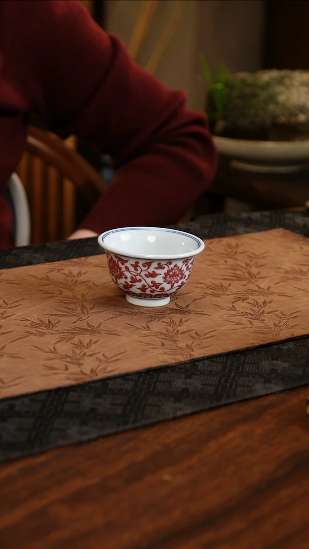 【闪购商品】杯子全红釉里红缠枝莲压手杯