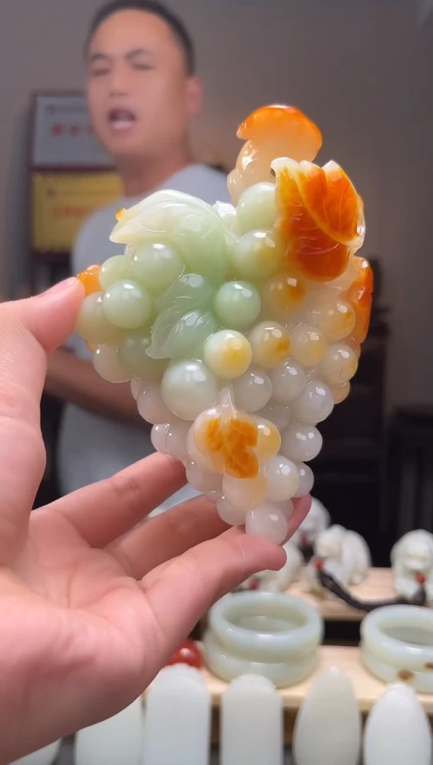颈饰未镶嵌和田玉吊坠