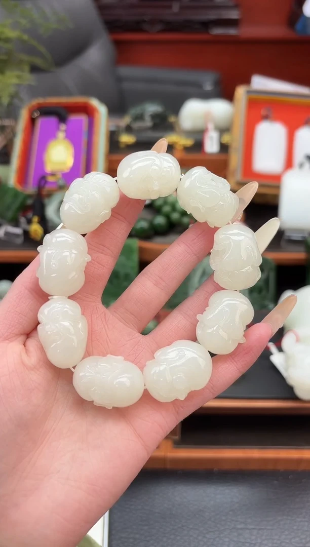 未镶嵌手串和田玉董小姐推荐 多样性发货 拍一发一