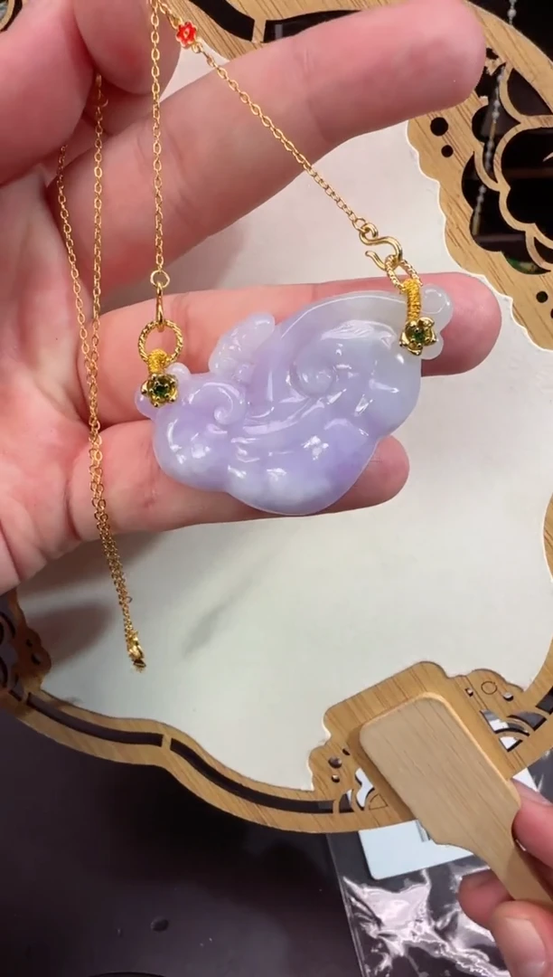 【闪购商品】翡翠颈饰未镶嵌牌子