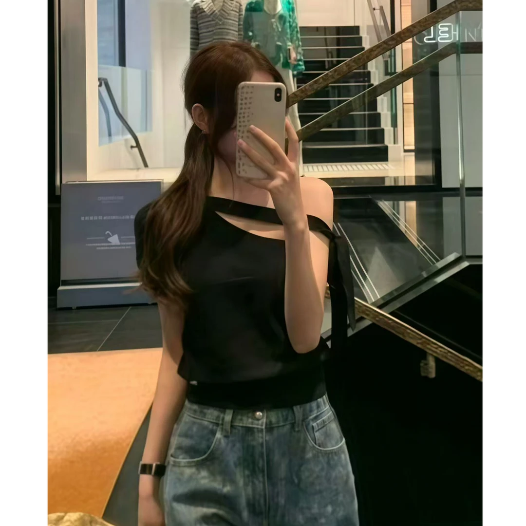 美式辣妹2025春季新款性感露肩显瘦T恤配随性时髦印彩牛仔裤套装