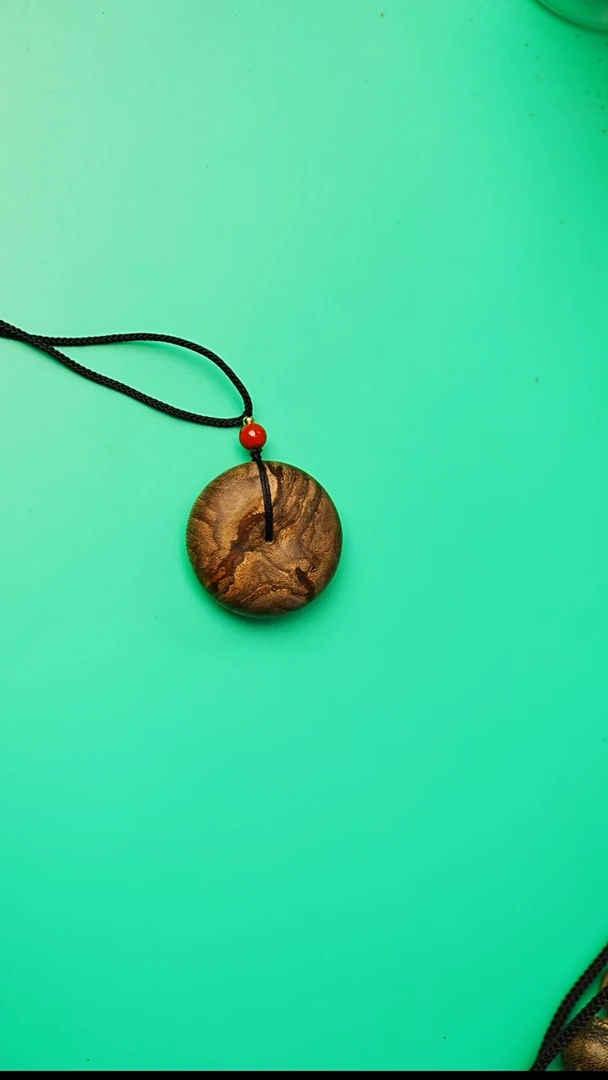 沉香吊坠加里曼丹平安扣吊坠8.5g  03252