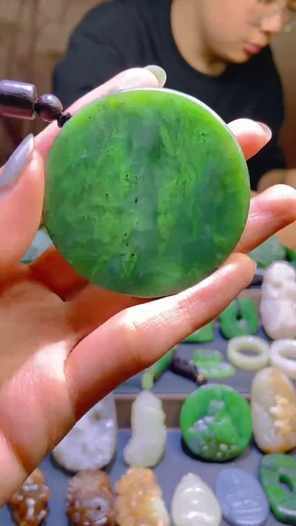 颈饰未镶嵌和田玉1