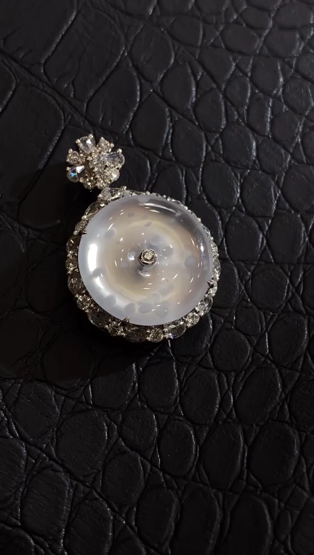 颈饰18K金镶嵌翡翠收到货48小时鉴赏期（超时不退不换）新年配饰