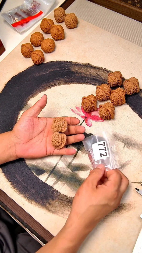 文玩核桃吊坠772四座楼39.5尺