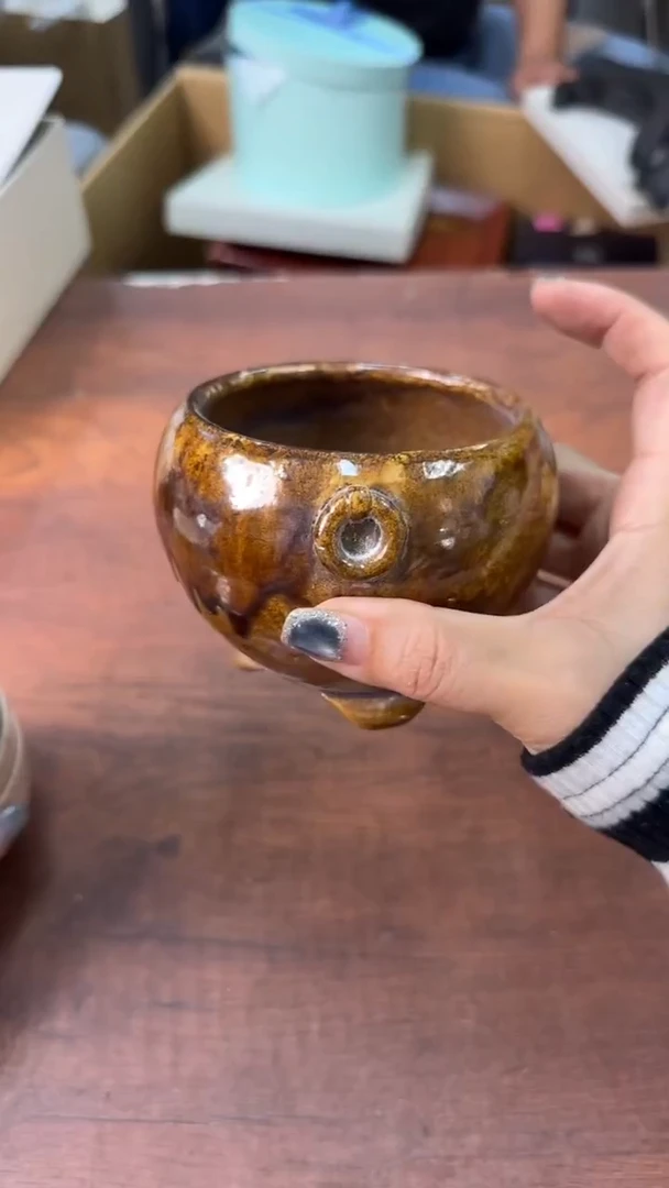 ?**手在喜欢的氛围里享受生活