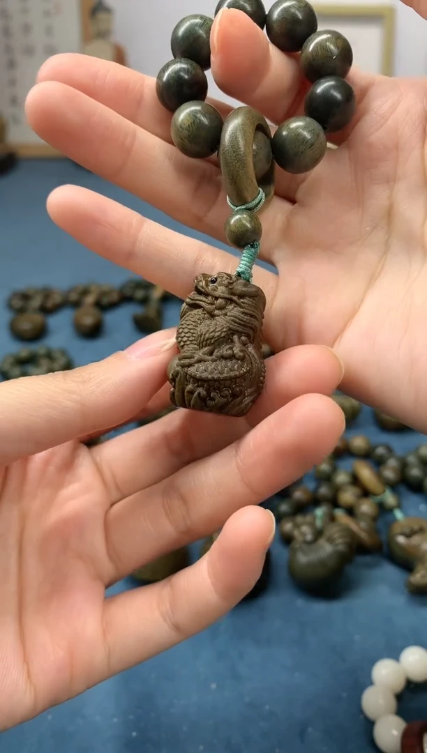 【闪购商品】维腊木（绿檀）把件生肖龙 盘玩件