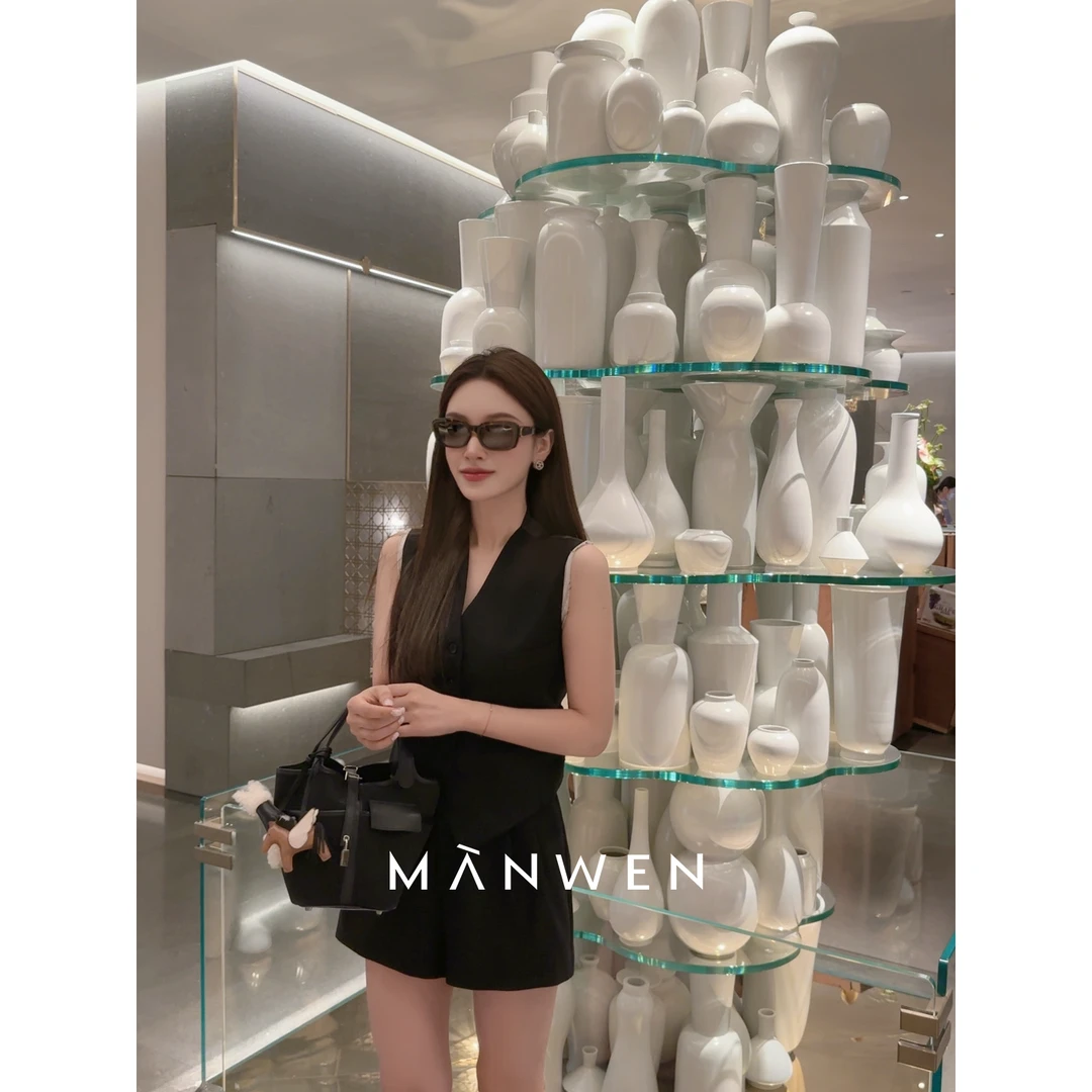 【曼文kiki】“奢简大女主”立裁收腰无袖马甲 25Q1001