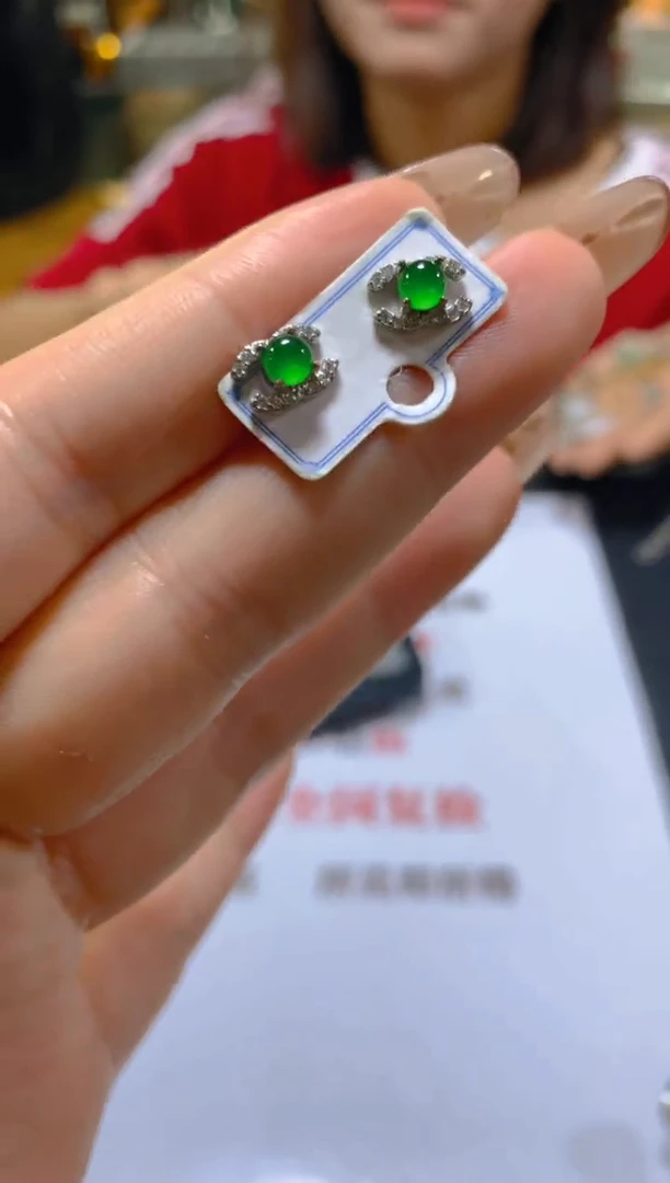 未镶嵌翡翠耳饰多样性发一
