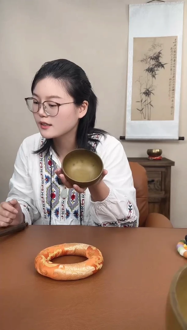 旖*