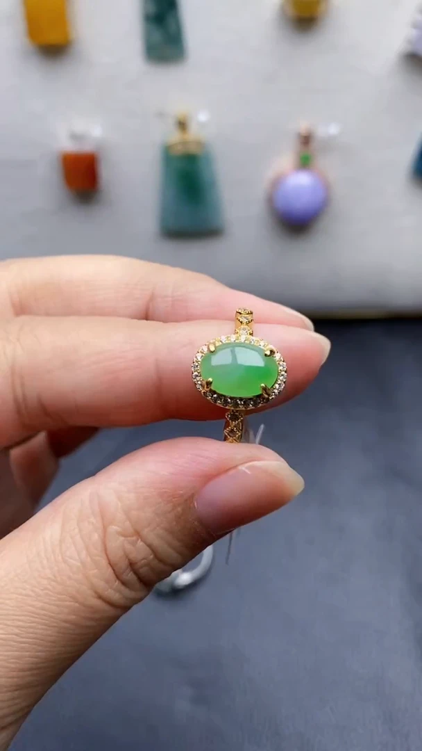 未镶嵌戒指翡翠1