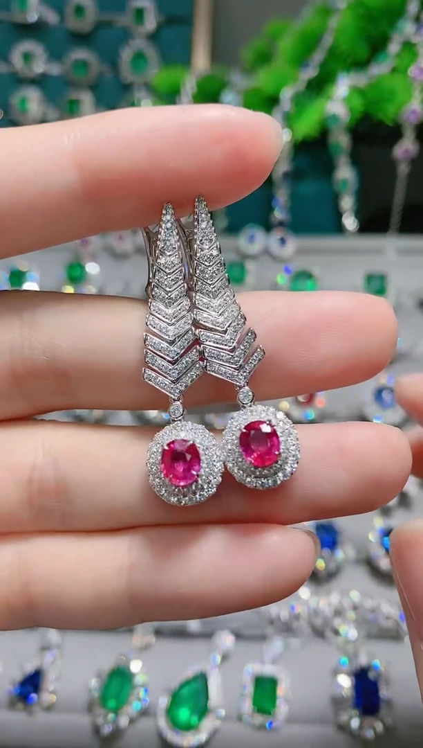 18K金镶嵌18K金耳饰红宝石.