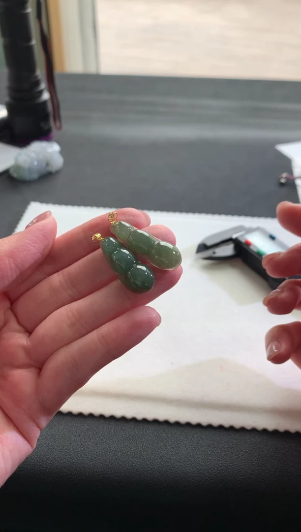 【闪购商品】翡翠挂件未镶嵌豆子F106多样性发一