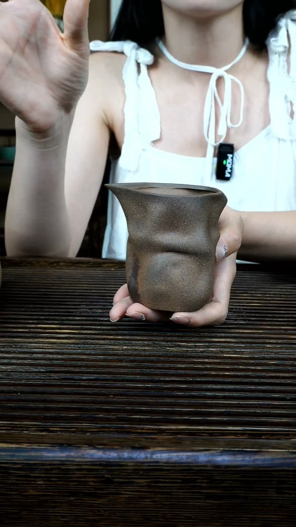 静悟斋 黄泥段 手捏树桩公道杯200ml
