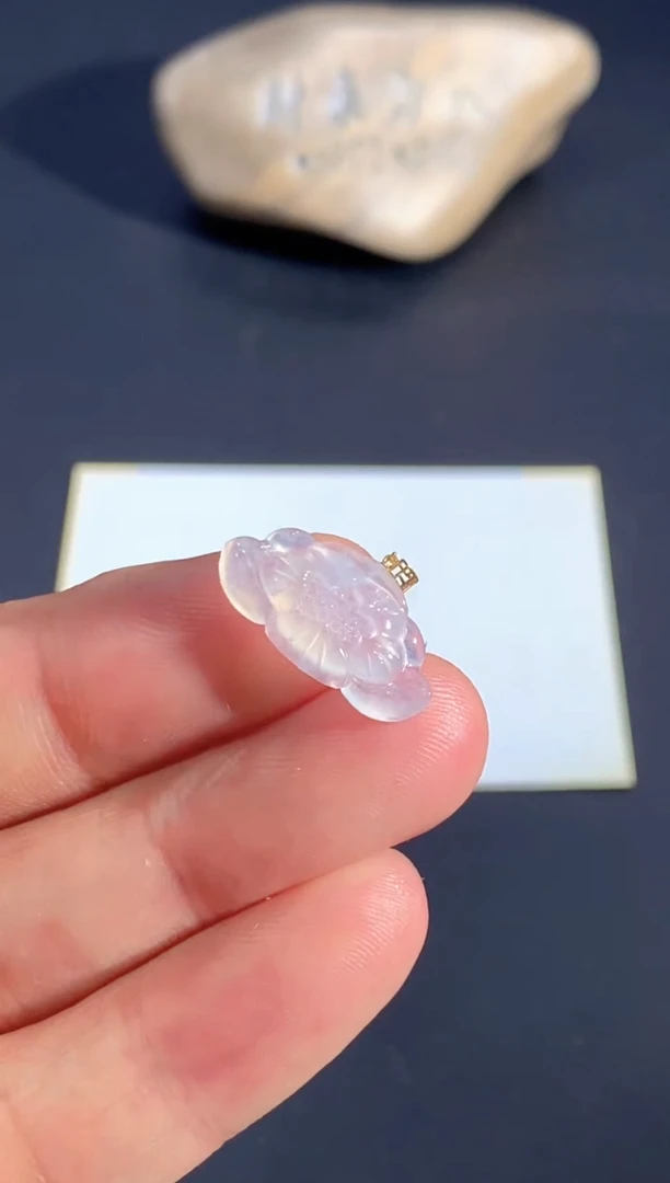 颈饰18K金镶嵌翡翠