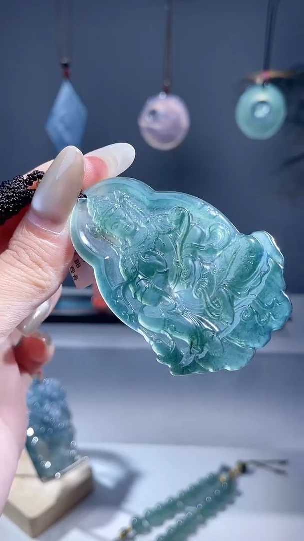 颈饰未镶嵌翡翠度母