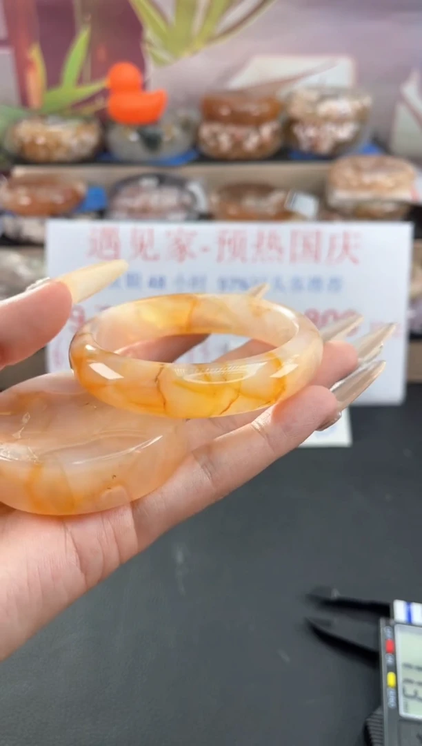 未镶嵌手镯石英质玉56