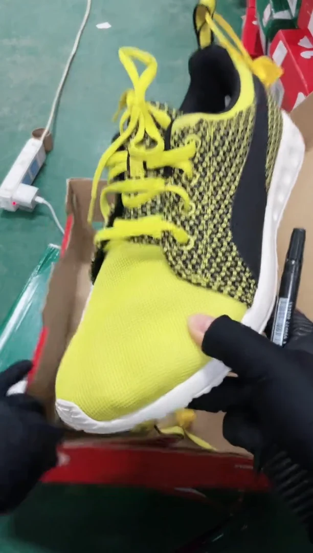 彪马时尚休闲运动鞋41M  H32