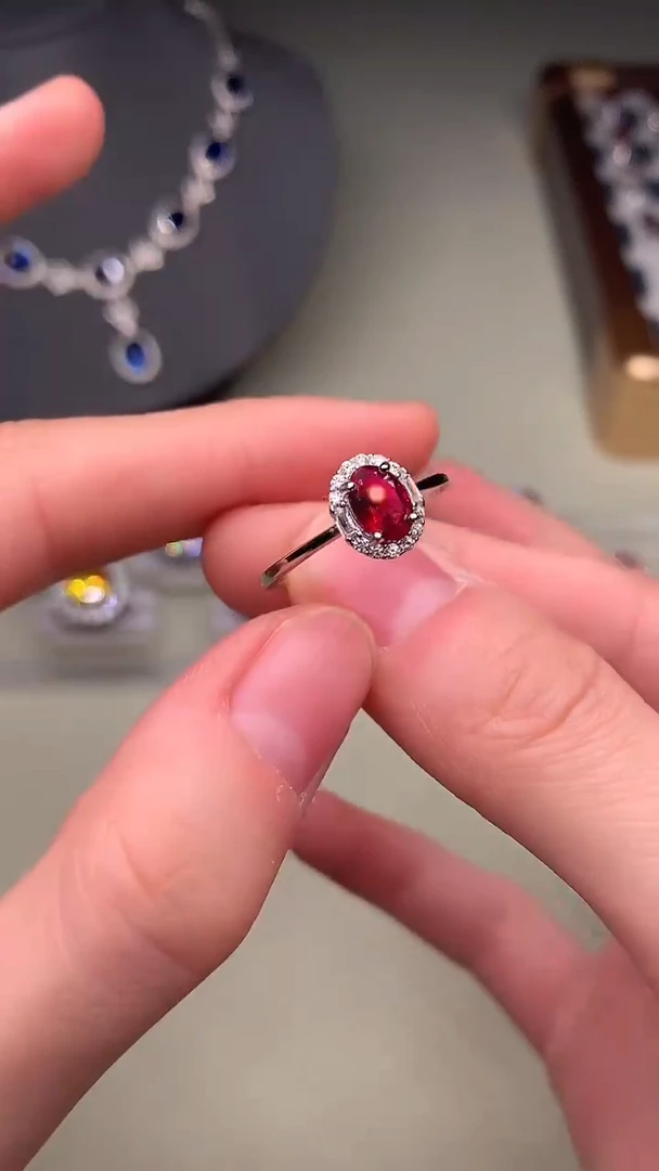 银S925镶嵌戒指红宝石........