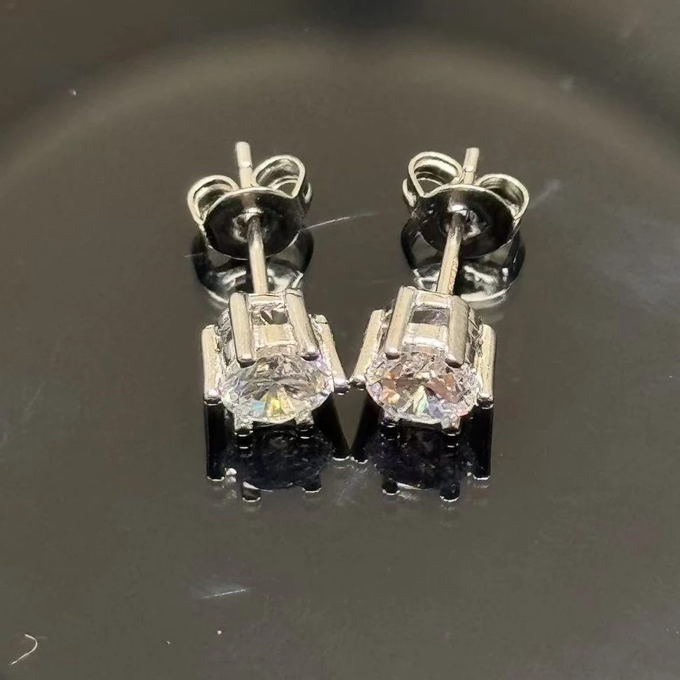 《千年甄选》中.缅D1-028六爪耳钉0.5CT耳钉