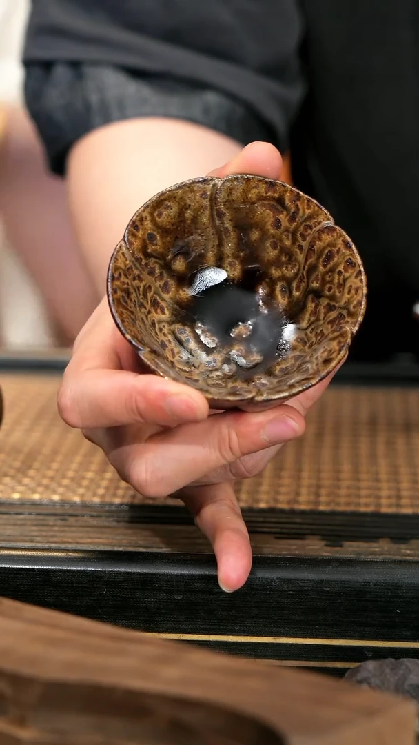 茶壶紫砂GFY78《黑底·花瓣杯》沉香木柴烧