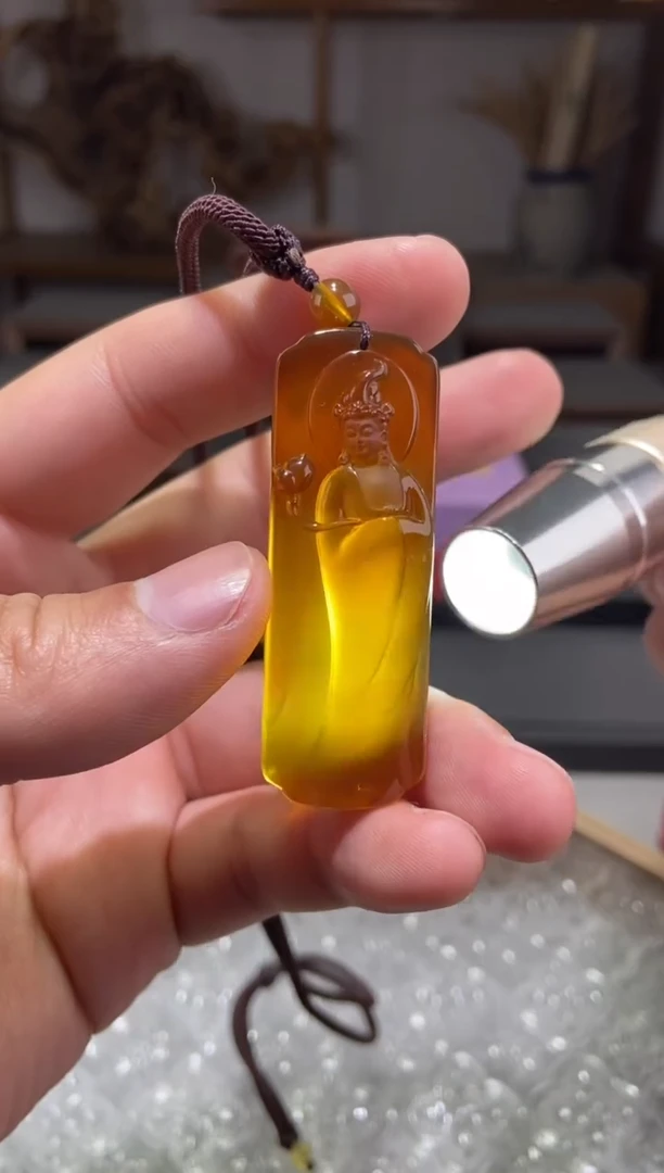 琥珀颈饰未镶嵌大势至