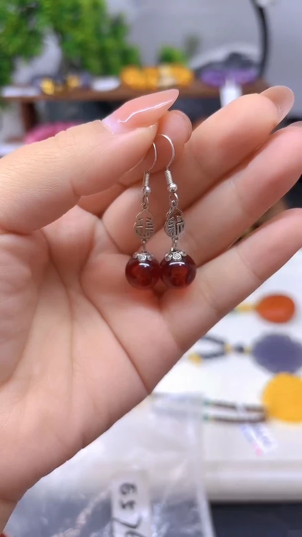 血珀银S925镶嵌耳饰E576