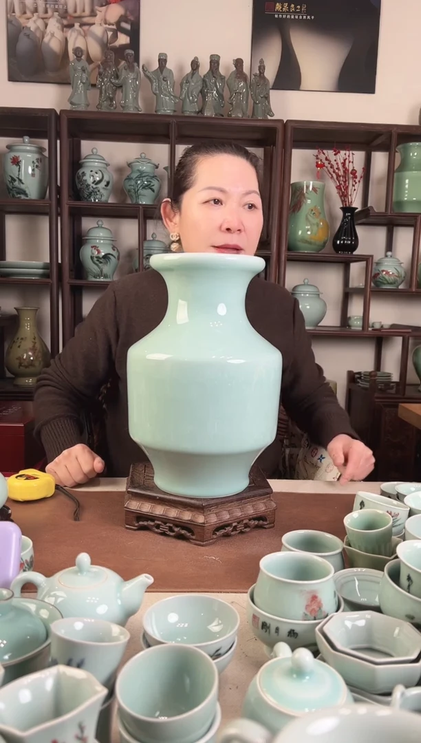 纯手工 粉青 直腰花瓶
