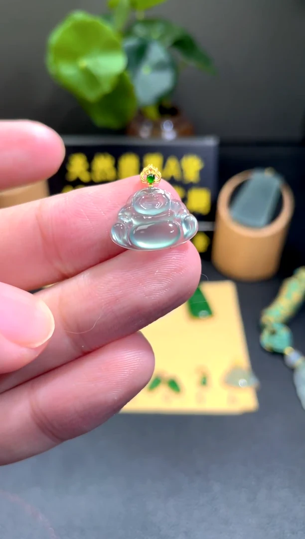 颈饰18K金镶嵌翡翠翡翠A货