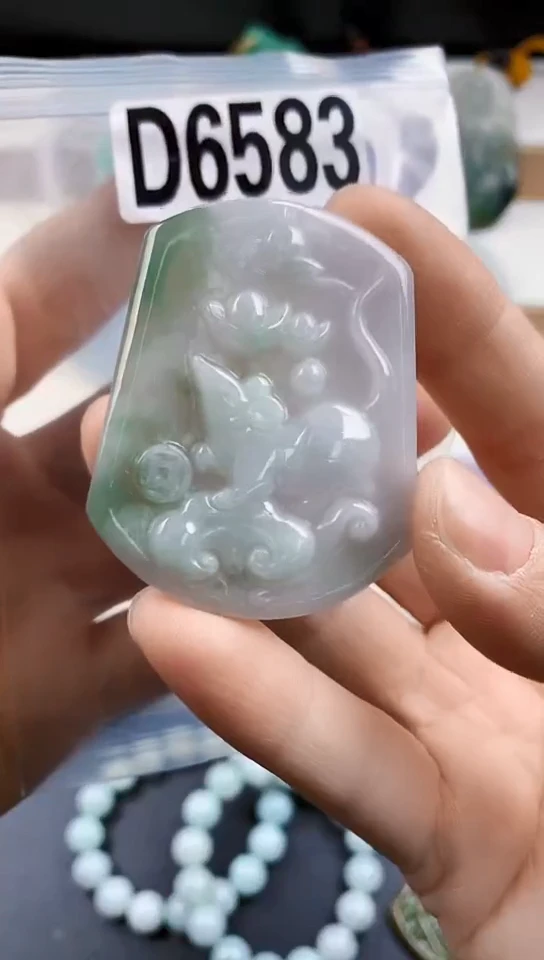 颈饰未镶嵌翡翠天然翡翠吊坠挂件