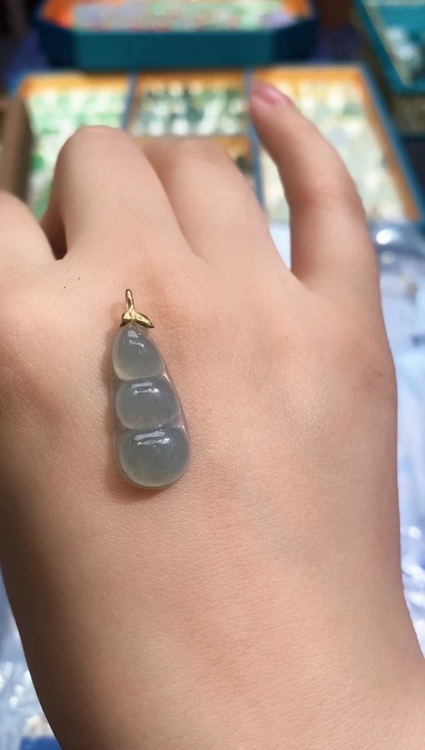 翡翠18K金镶嵌颈饰250610040