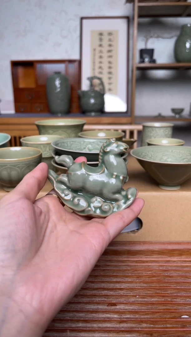 瓷器耀州窑青瓷茶宠  马  微瑕