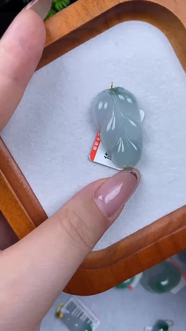吊坠(不含链)未镶嵌翡翠天然A货翡翠