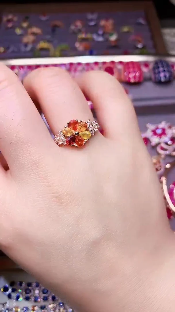 戒指彩色蓝宝石银S925镶嵌....