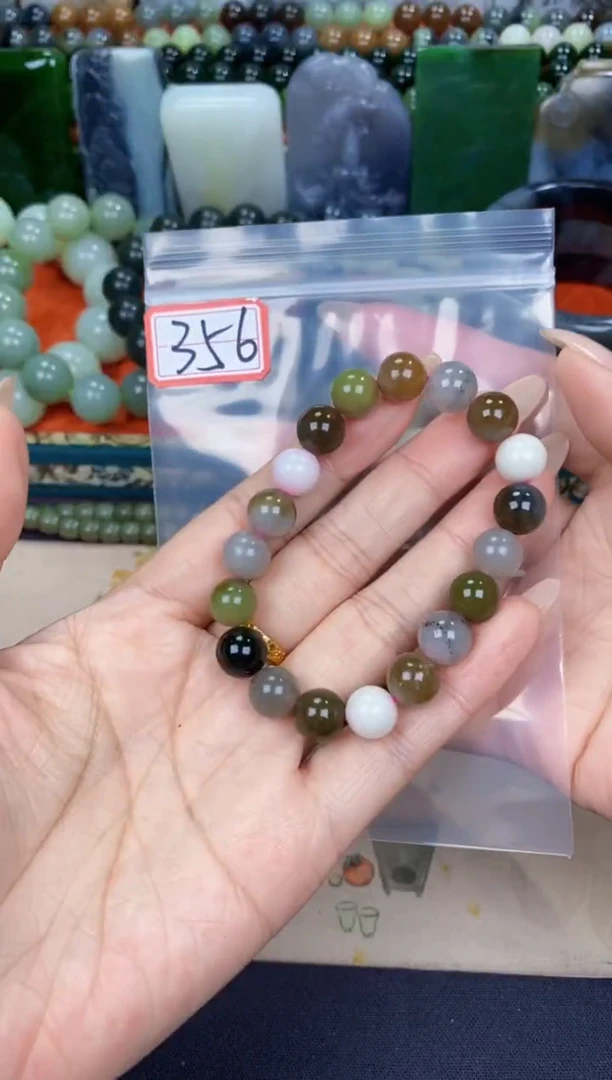 和田玉未镶嵌颈饰和田玉