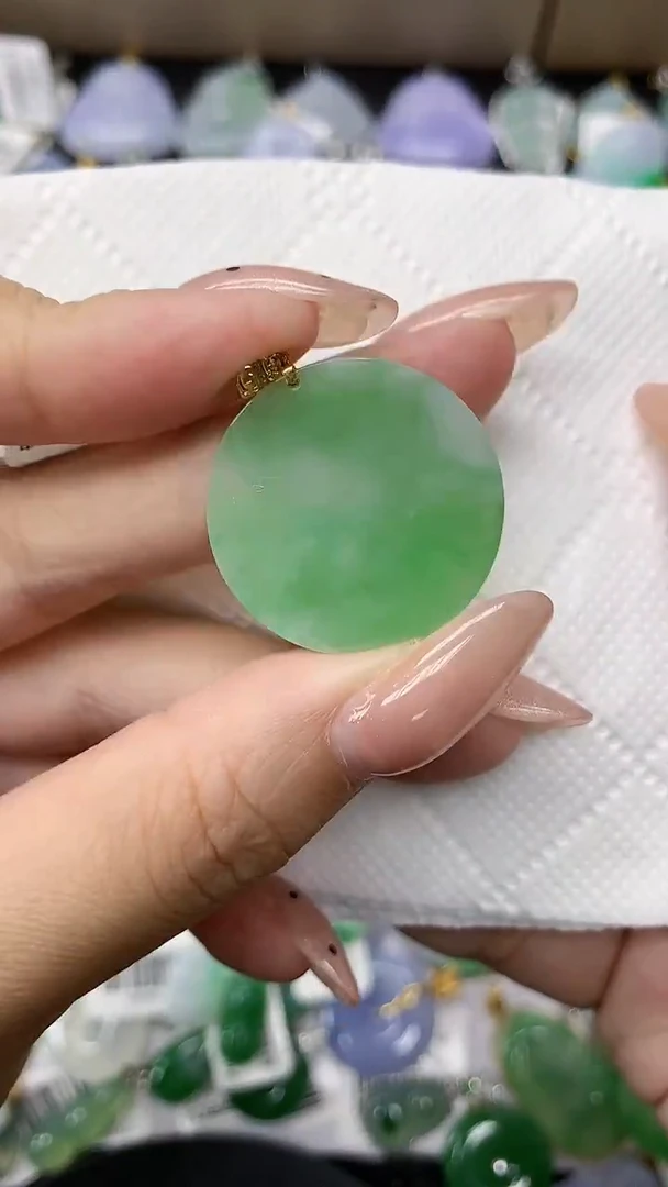 颈饰18K金镶嵌翡翠11111111111111