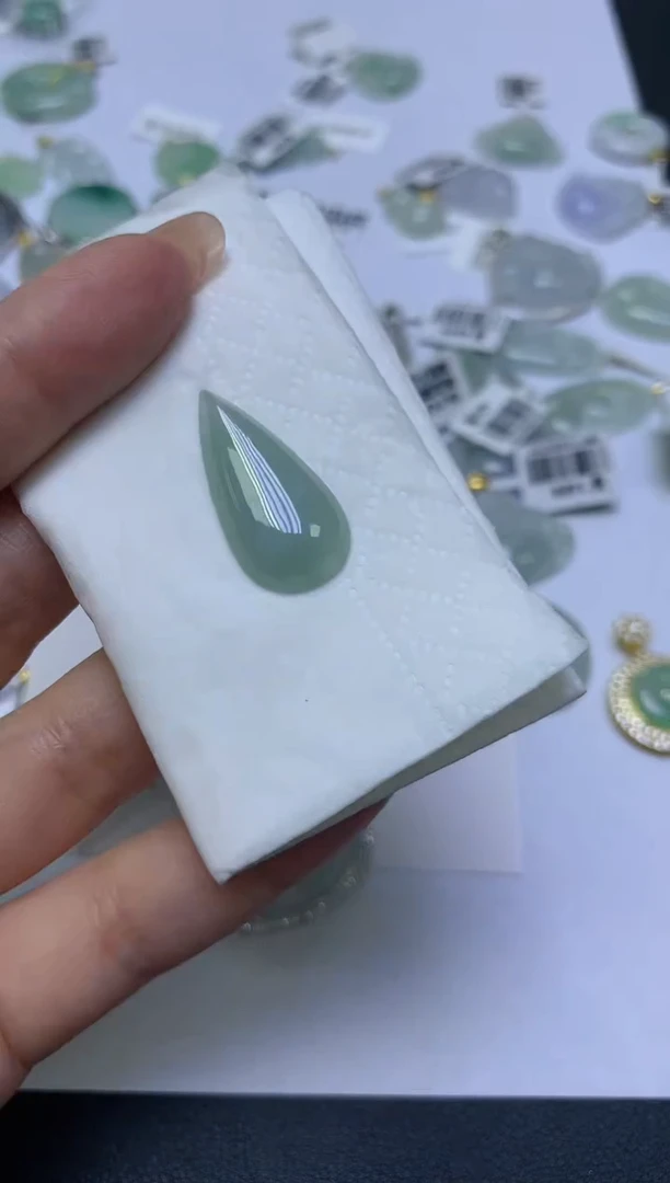 颈饰未镶嵌翡翠林*仔天然缅甸翡翠A货百元以上9元证书费自理