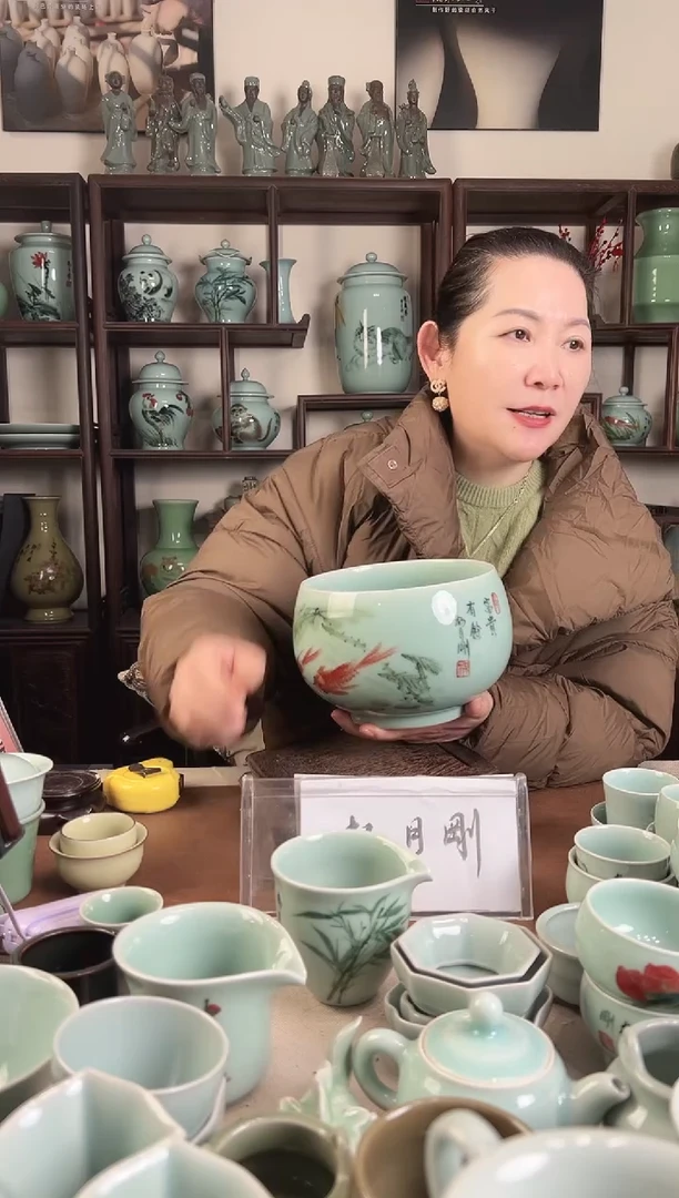 釉中彩 鱼画 钵（却釉）